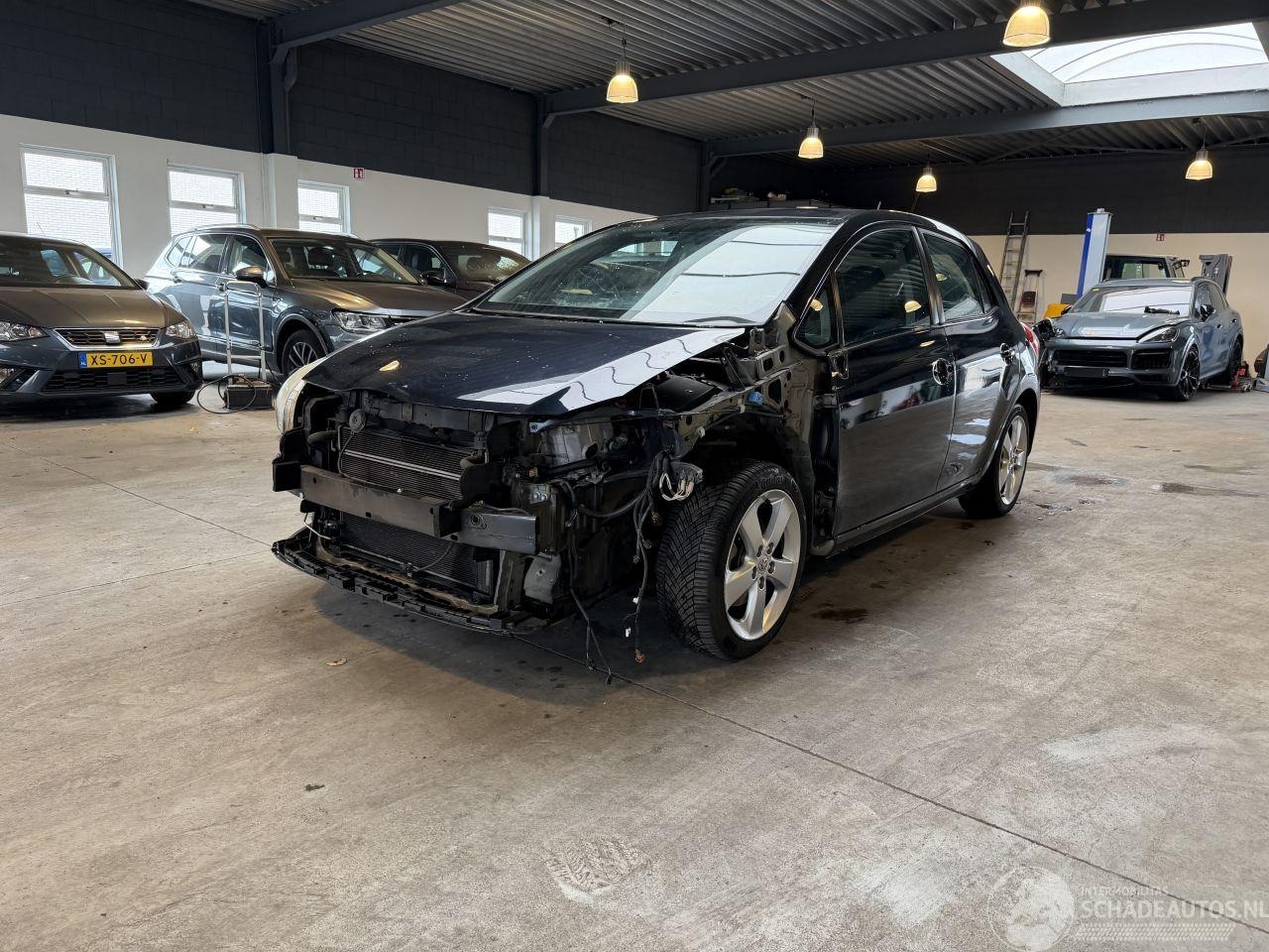 Toyota Auris - 1.8 Full Hybrid Dynamic 1.8 Full Hybrid Dynamic - AutoWereld.nl