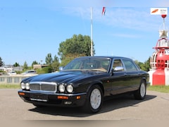 Daimler 4.0 - 4.0 SIX *1e EIG *NIEUWSTAAT *PAPIEREN AANWEZIG