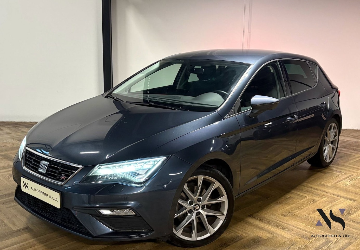 SEAT Leon - 1.5 TSI FR Business Intense CARPLAY PDC CAM - AutoWereld.nl