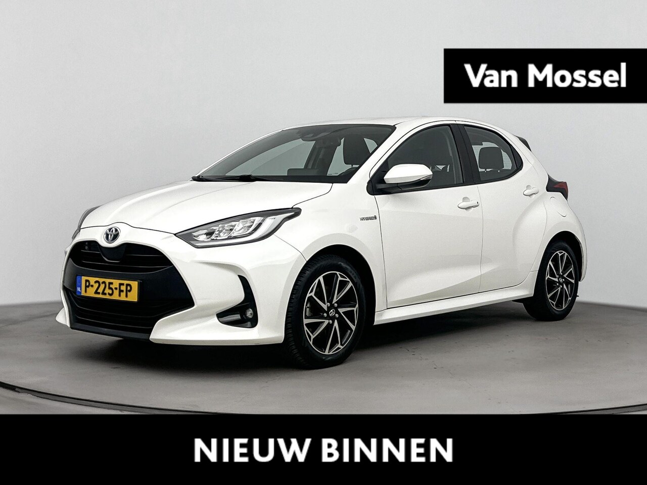 Toyota Yaris - 1.5 Hybrid Dynamic 116PK | Automaat | Navigatie | Stoelverwarming | Climate Control | Appl - AutoWereld.nl
