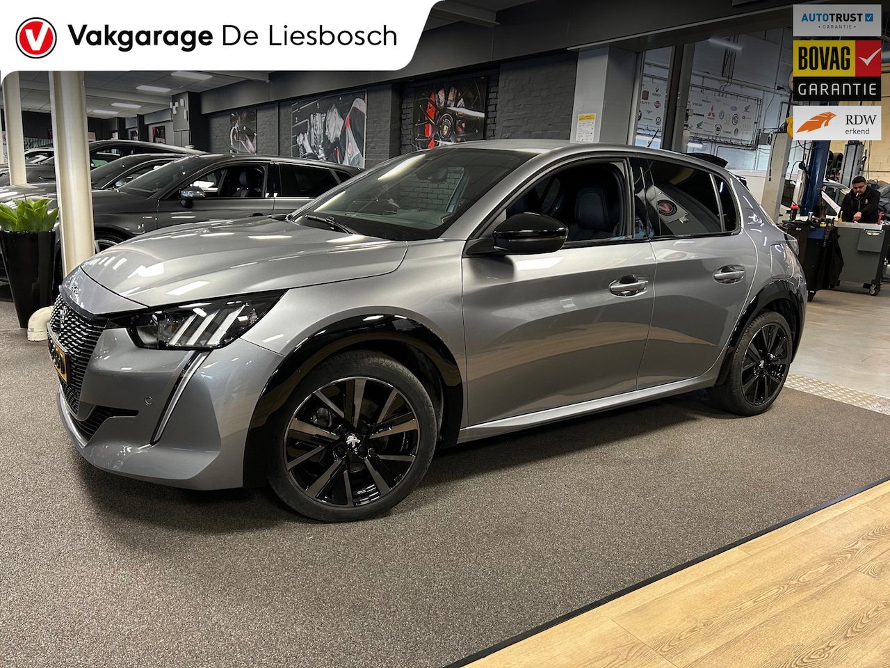 Peugeot 208 - 1.2 PureTech GT / Navigatie / DAB / Camera / pdc v+a - AutoWereld.nl