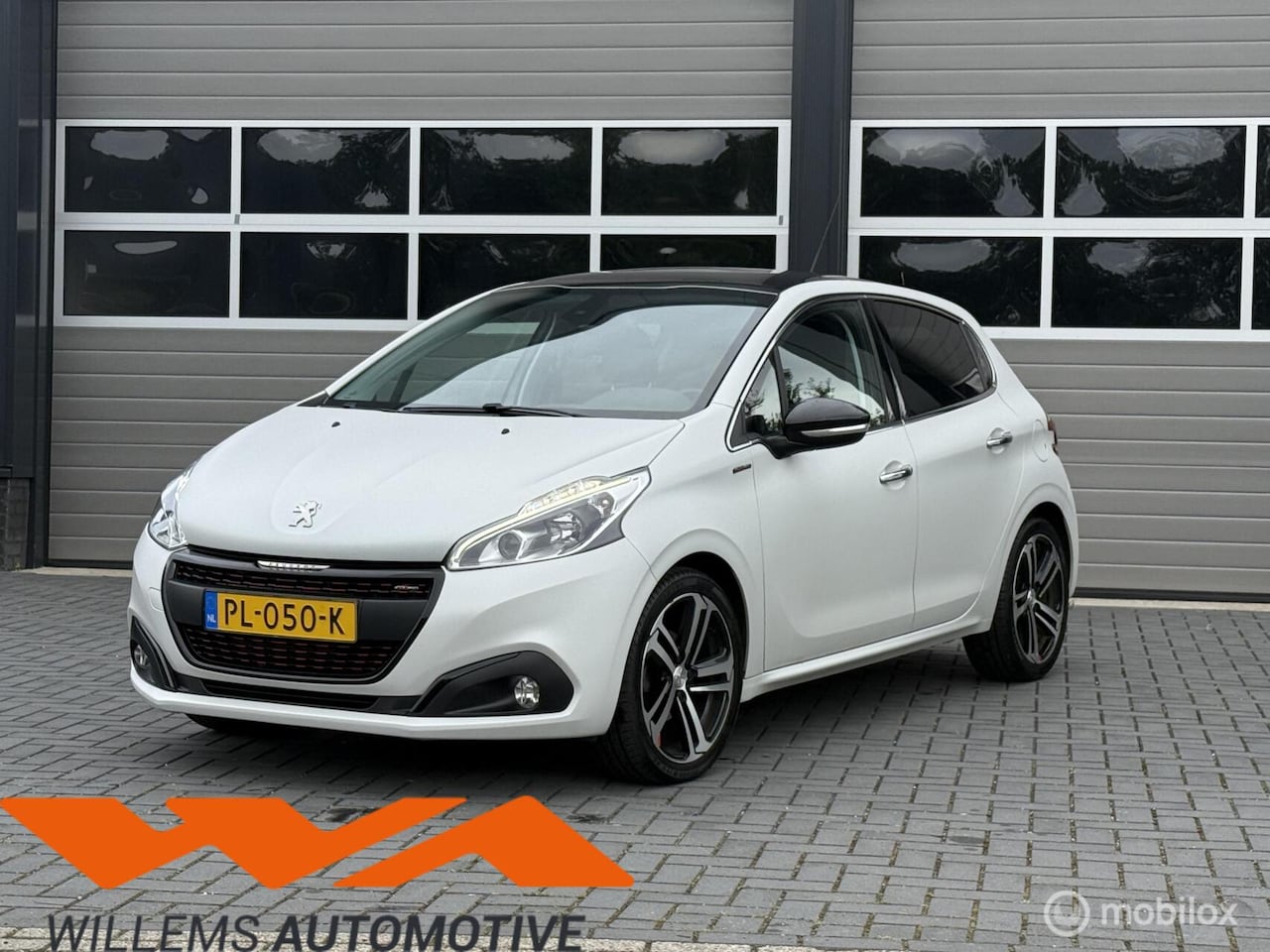 Peugeot 208 - 1.2 110 PK GT-line Pano/Apple CarPlay/Mat-White - AutoWereld.nl