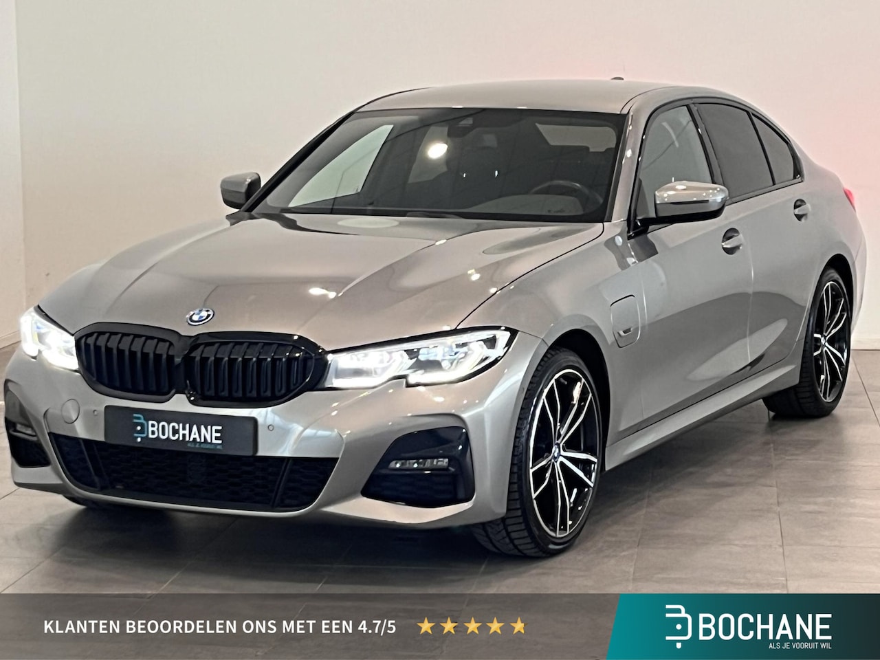 BMW 3-serie - 320e Business Edition Plus | M Sport | LED | Parkeersensoren voor, achter en achteruitrijc - AutoWereld.nl