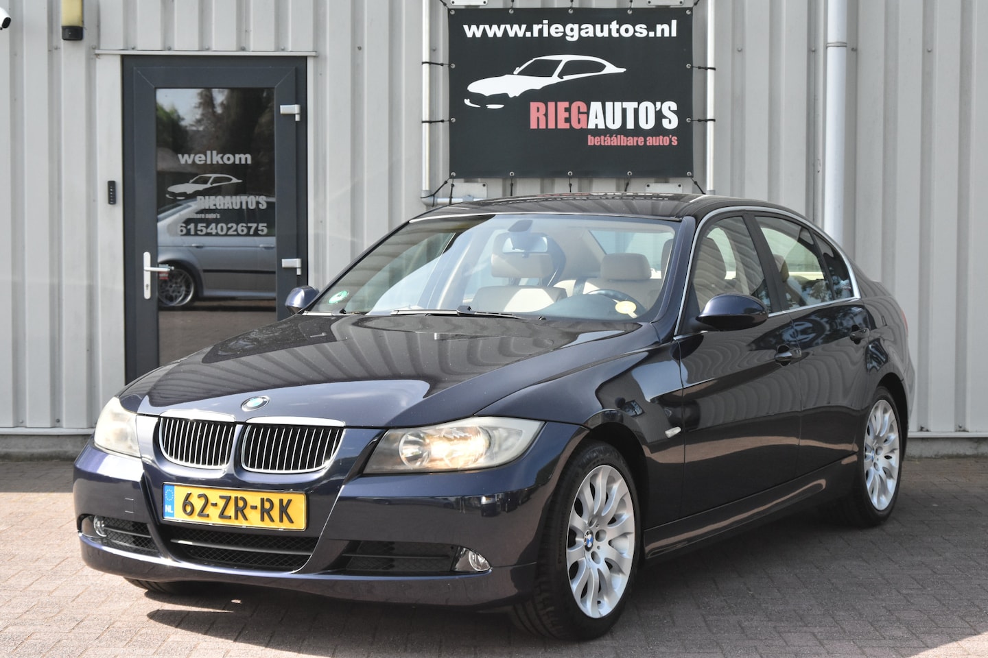 BMW 3-serie - 325i Executive – 2008 | Nederlandse auto | Zes-in-lijn | Handgeschakeld | Mooie uitvoering - AutoWereld.nl