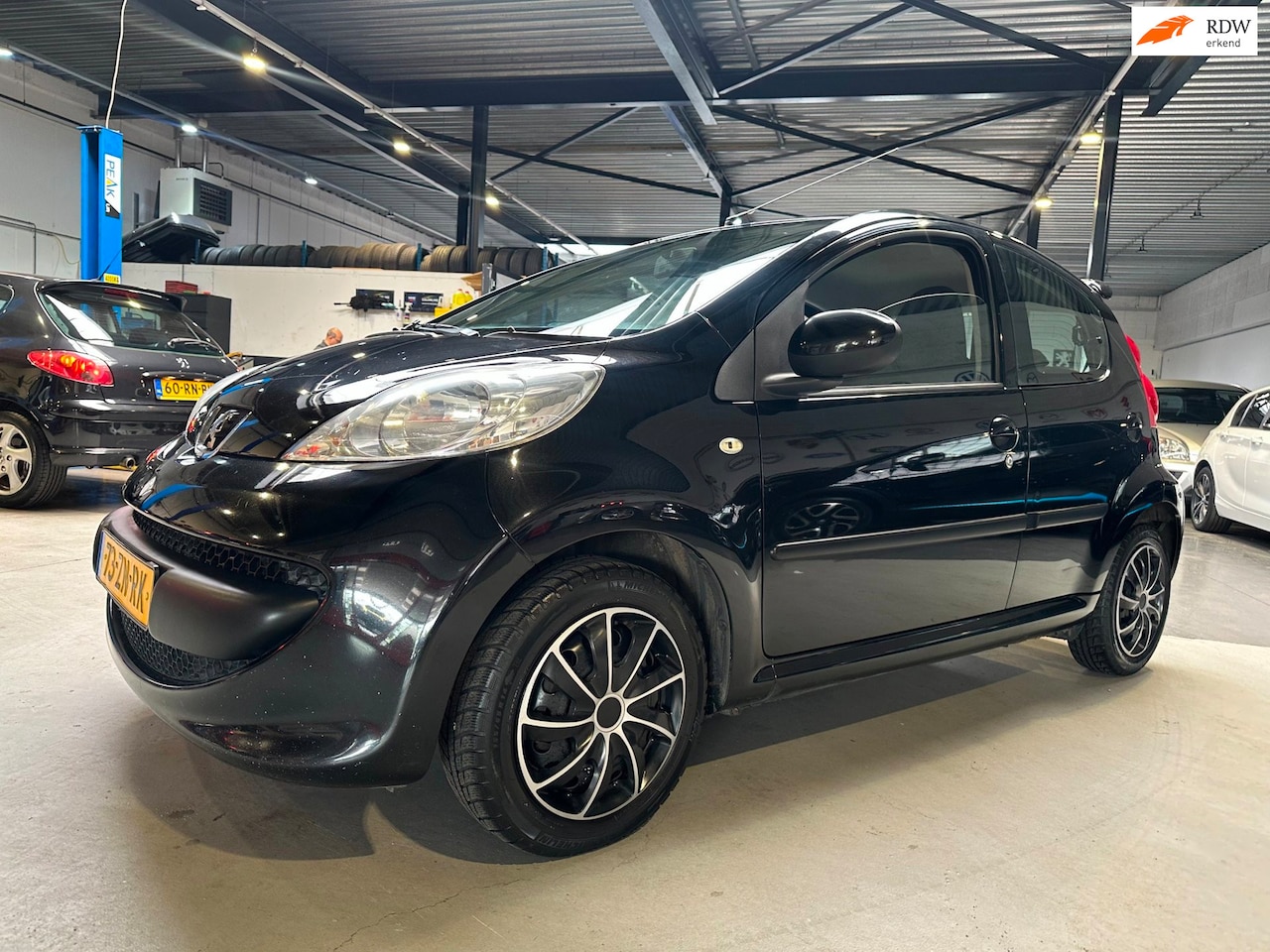 Peugeot 107 - 1.0-12V XS/Airco/Nieuw koppelinsplaten/Apk nieuw/2x sleutels - AutoWereld.nl