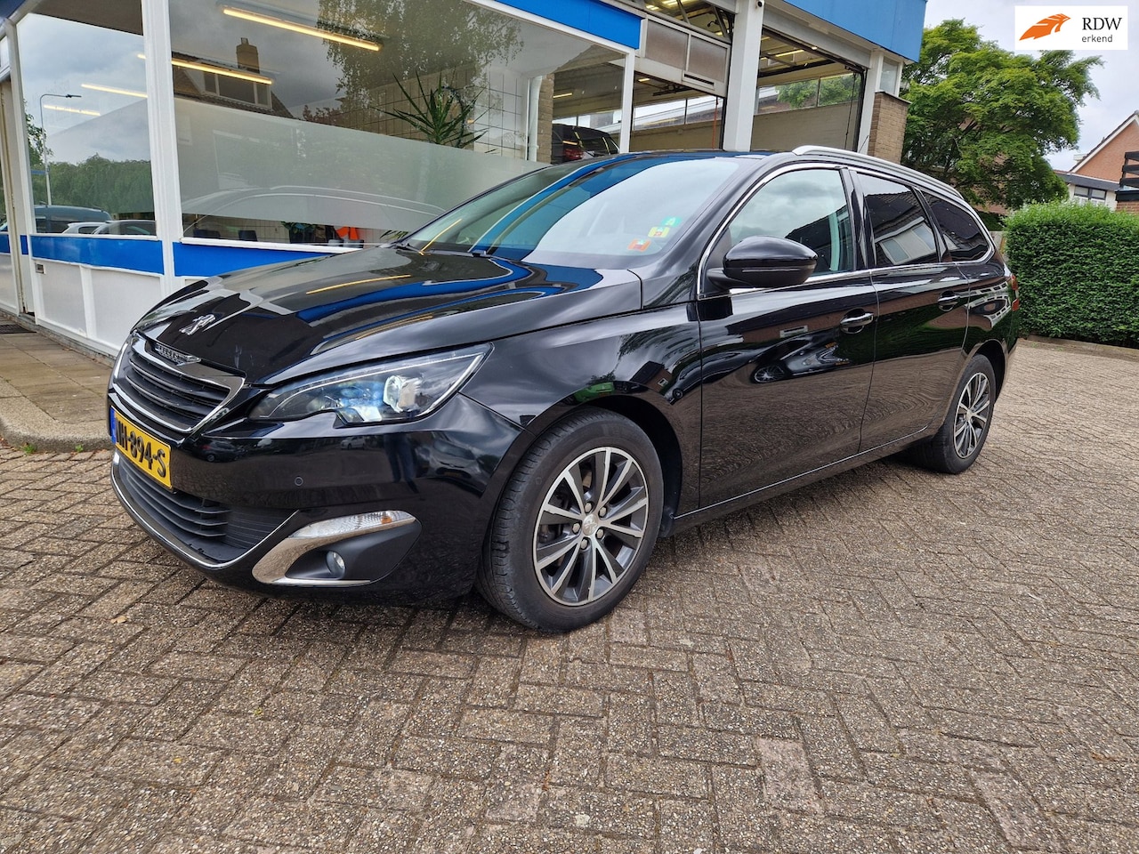 Peugeot 308 SW - 1.2 PureTech Allure | Nwe Distr. riem | Trekhaak | PDC | CC | ACC| NAV - AutoWereld.nl
