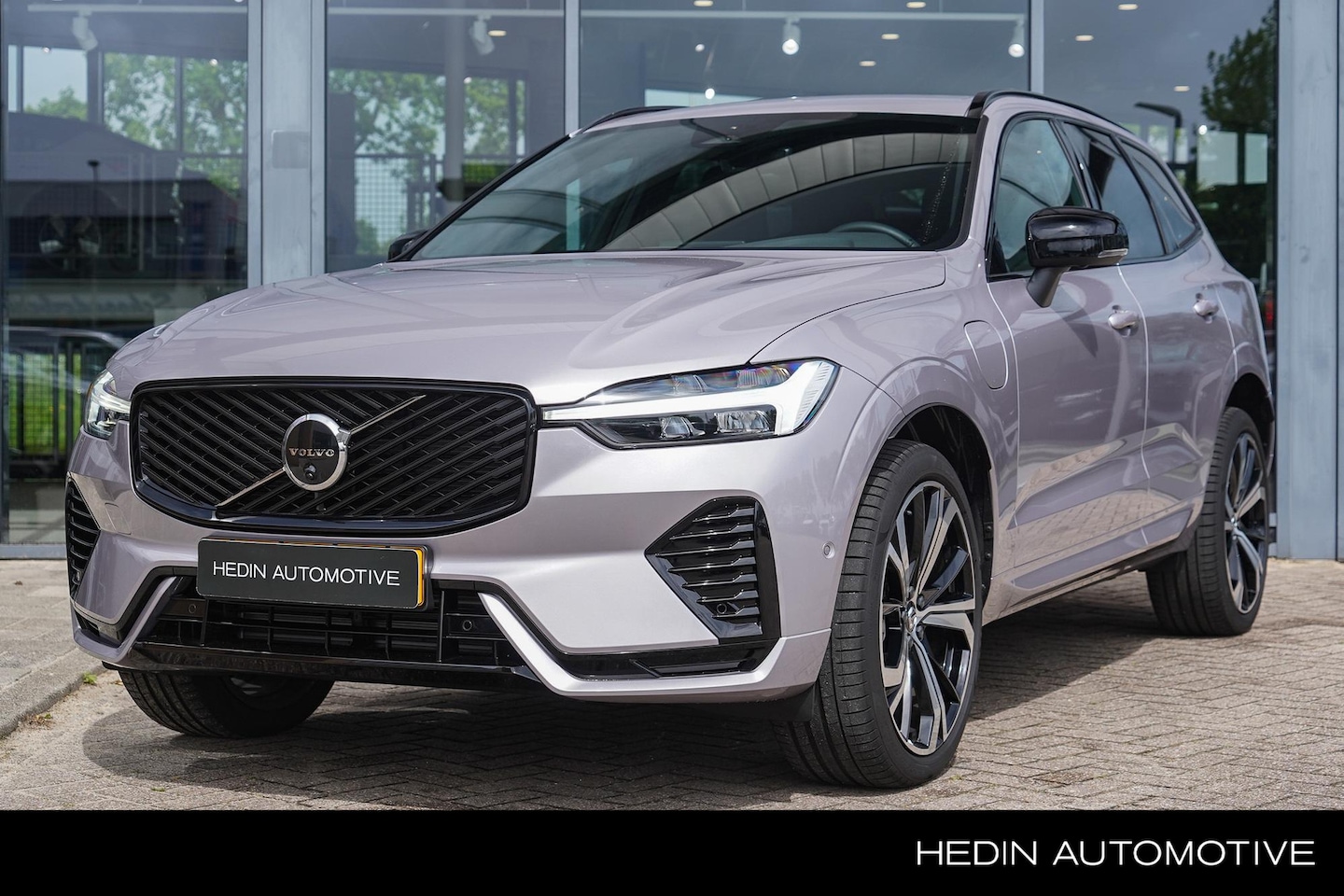 Volvo XC60 - 2.0 T6 Plug-in hybrid AWD Plus Dark | Google | Stoel & Stuurverwarming | Keyless Entry | A - AutoWereld.nl