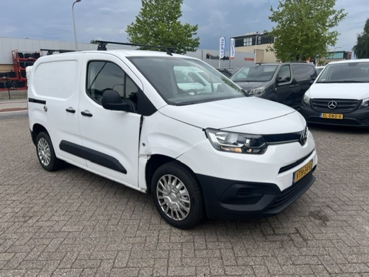 Toyota ProAce City - 1.5 D-4D 75KW AIRCO KLIMA SCHUIFDEUR - AutoWereld.nl