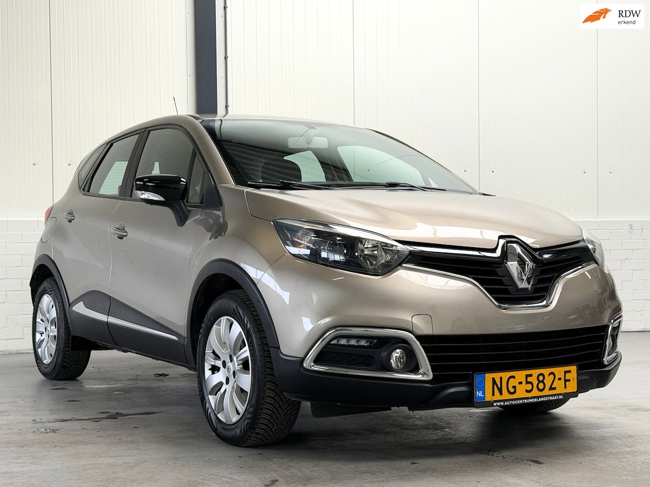 Renault Captur - 1.2 TCe Expression|Automaat|Trekhaak - AutoWereld.nl