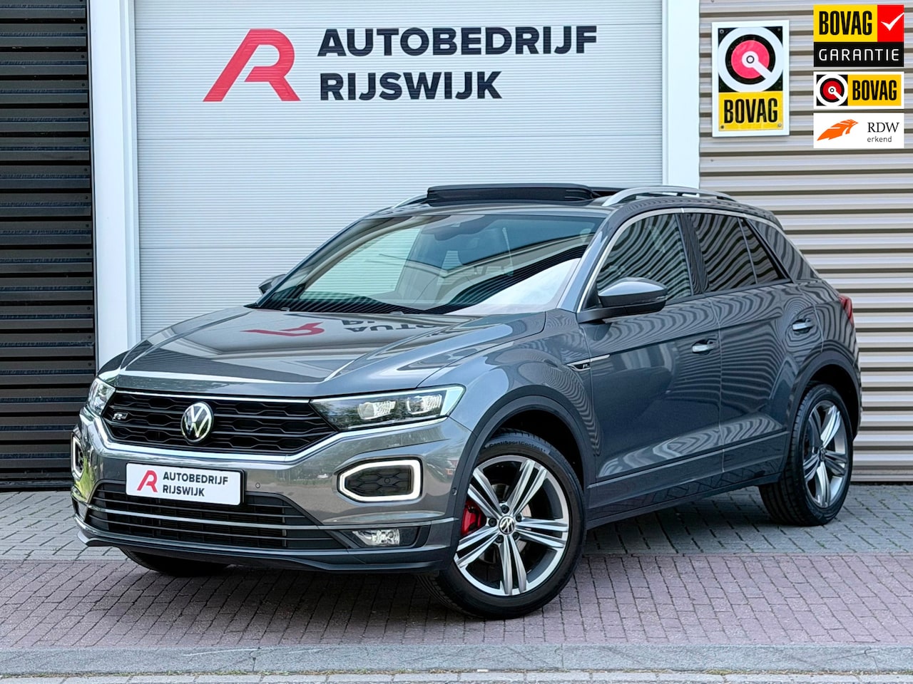 Volkswagen T-Roc - 1.5 TSI 3x R-Line Pano/Keyless/Camera - AutoWereld.nl