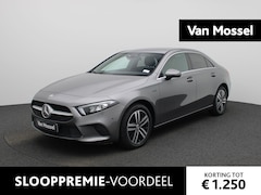 Mercedes-Benz A-klasse - 250 e | Navigatie | Camera | LED Koplampen | Half Lederen Bekleding | Privacy Glass | Lich