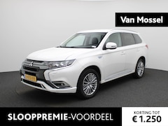 Mitsubishi Outlander - 2.4 PHEV Intense AWD | Trekhaak | Climate Control | Apple Carplay / Android Auto | Stoelve