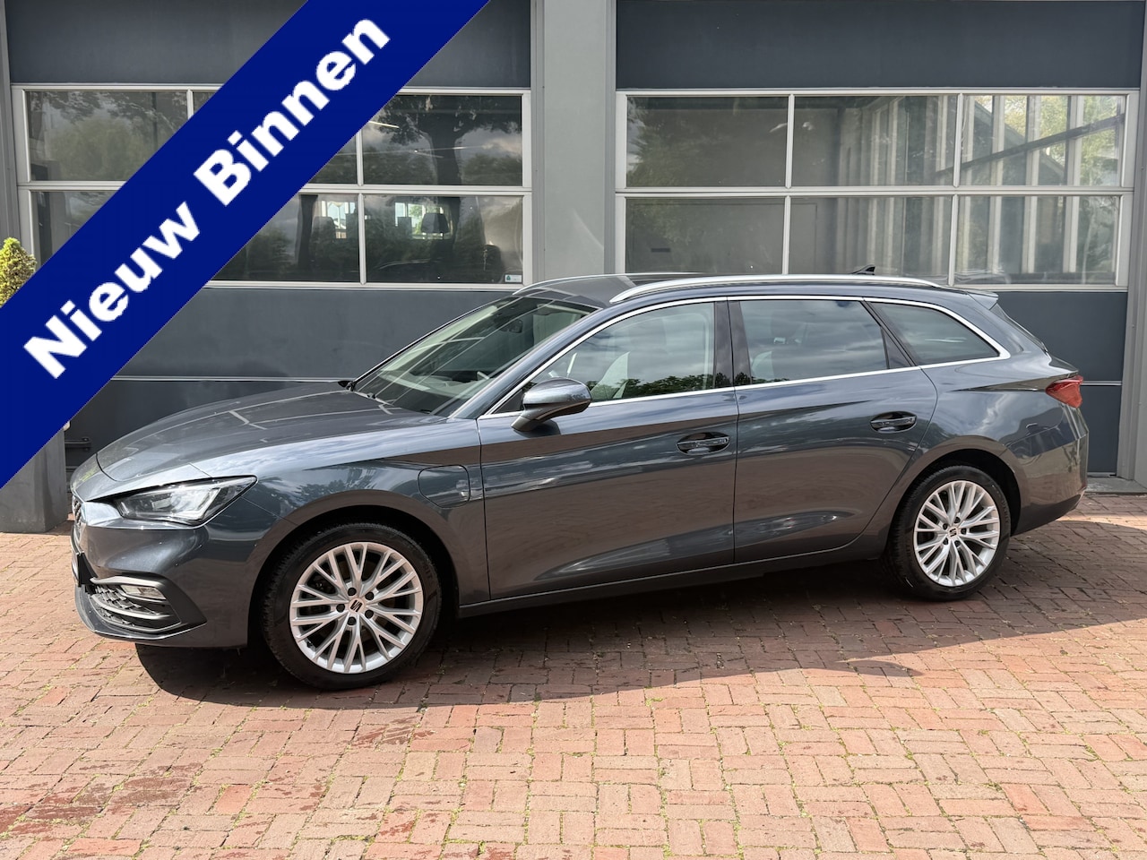 SEAT Leon - 1.4 TSI eHybrid PHEV FR Business Intense Bj 2021 204pk km 95.000 Nap 1e eigenaar - AutoWereld.nl
