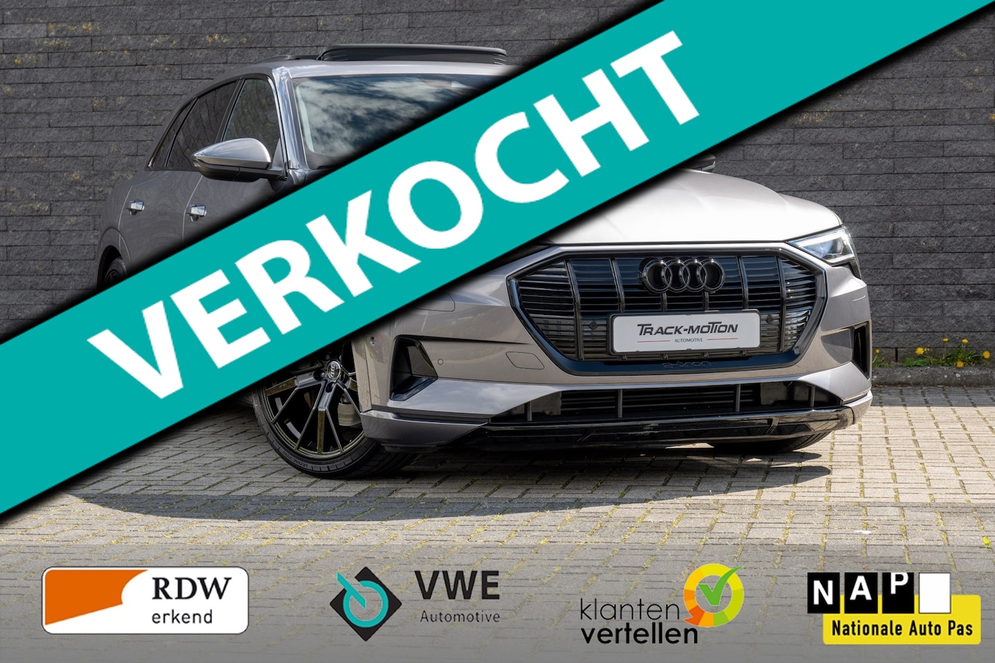 Audi e-tron - E-tron 55 quattro s-line Panoramadak Grey & Black - AutoWereld.nl