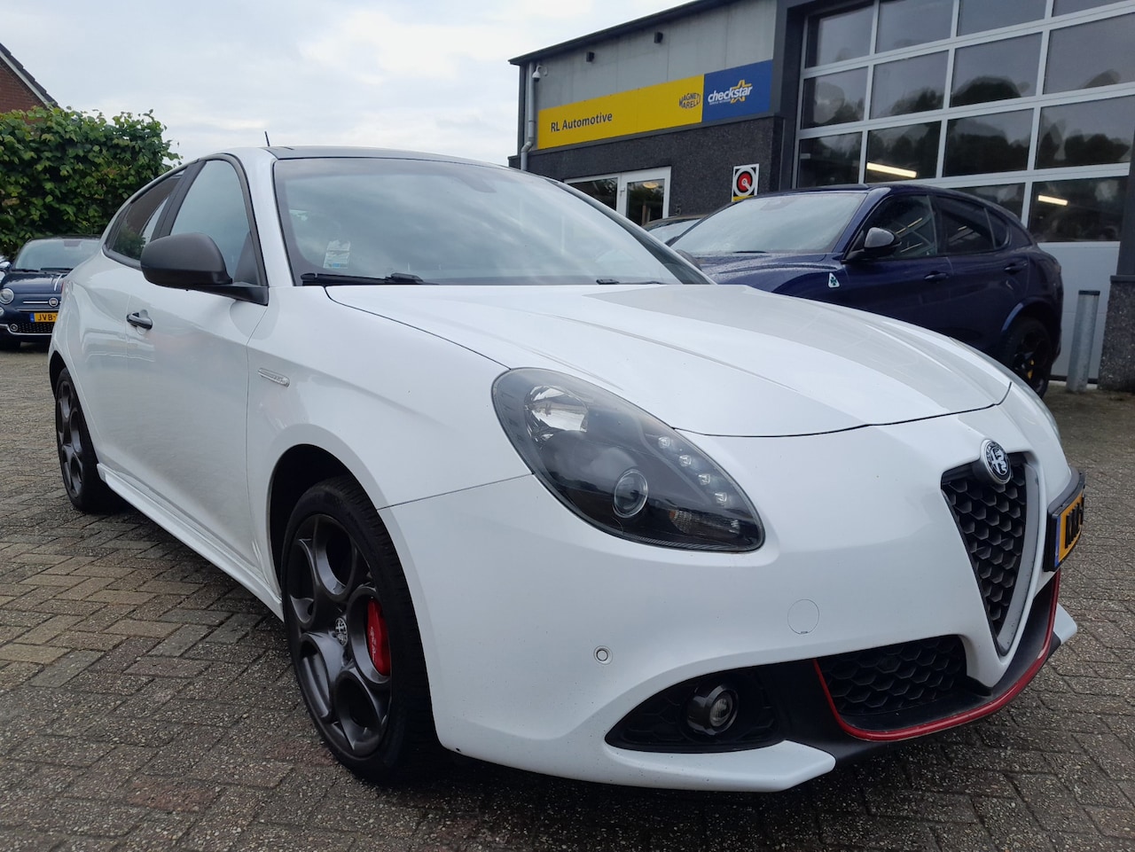 Alfa Romeo Giulietta - 1.4 Turbo Super - Panorama dak - Navigatie - Automaat - AutoWereld.nl