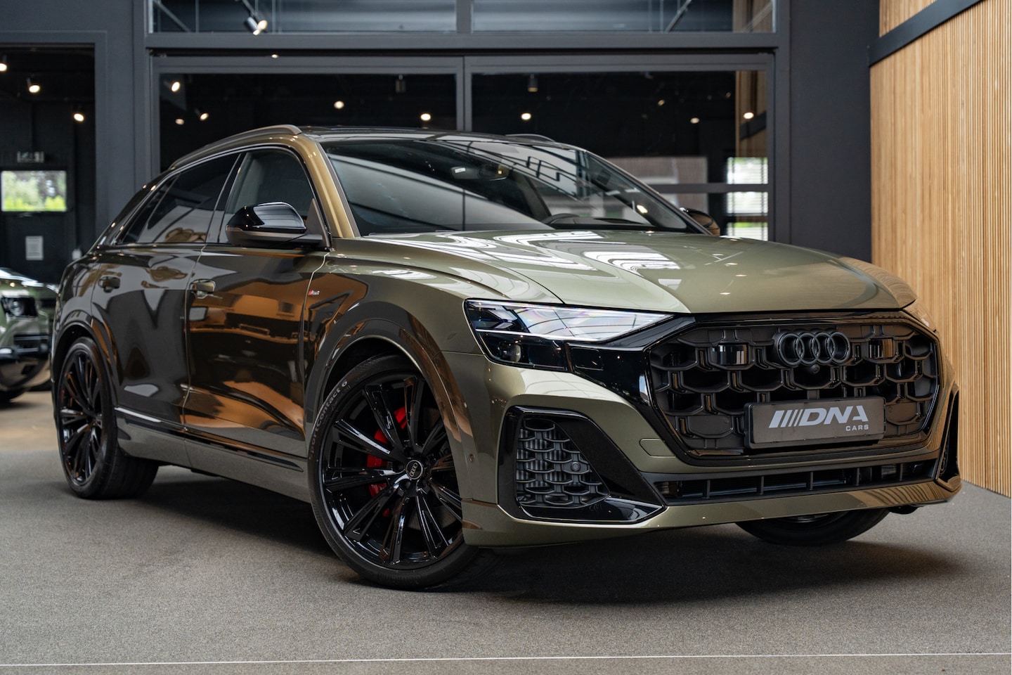 Audi Q8 - 60 TFSI e Competition Oakgreen Pano Massage B&O Advanced 60 TFSI e quattro Pro Line S Comp - AutoWereld.nl