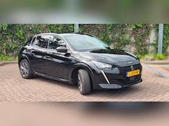 Peugeot e-208 - EV Allure Pack | 11 KW 3 FASE LADEN | WARMTEPOMP | CAMERA |