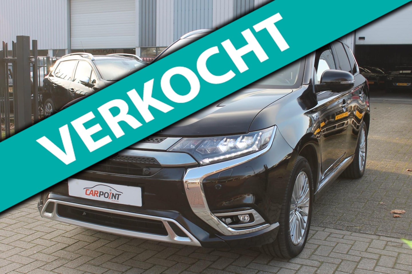 Mitsubishi Outlander - 2.4 PHEV S-Edition Schuifdak 360 Leer LED Navi VOL!!! - AutoWereld.nl