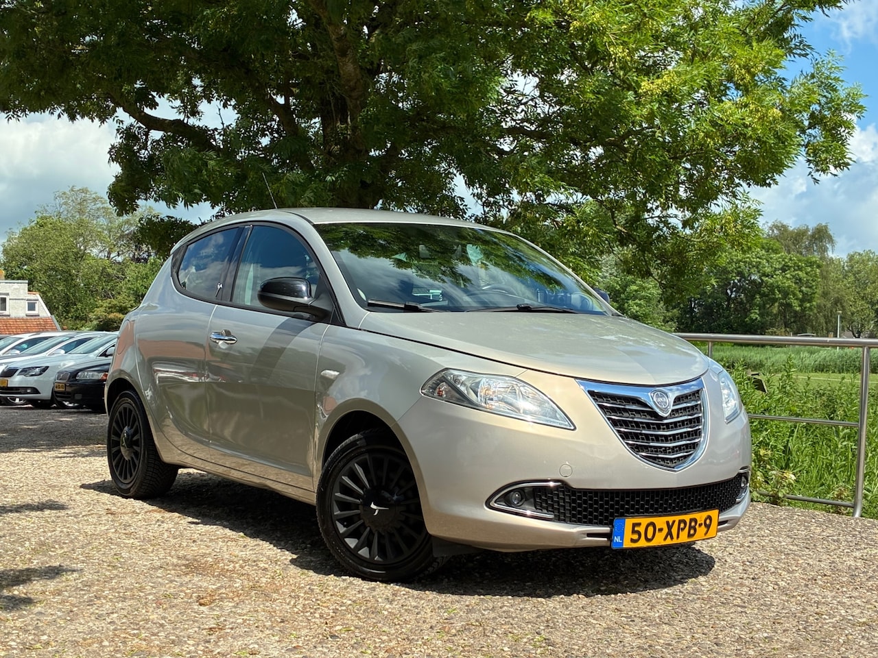 Lancia Y(psilon) - Ypsilon 0.9 TwinAir Platinum | Airco + Navi nu € 4.450,-!! - AutoWereld.nl