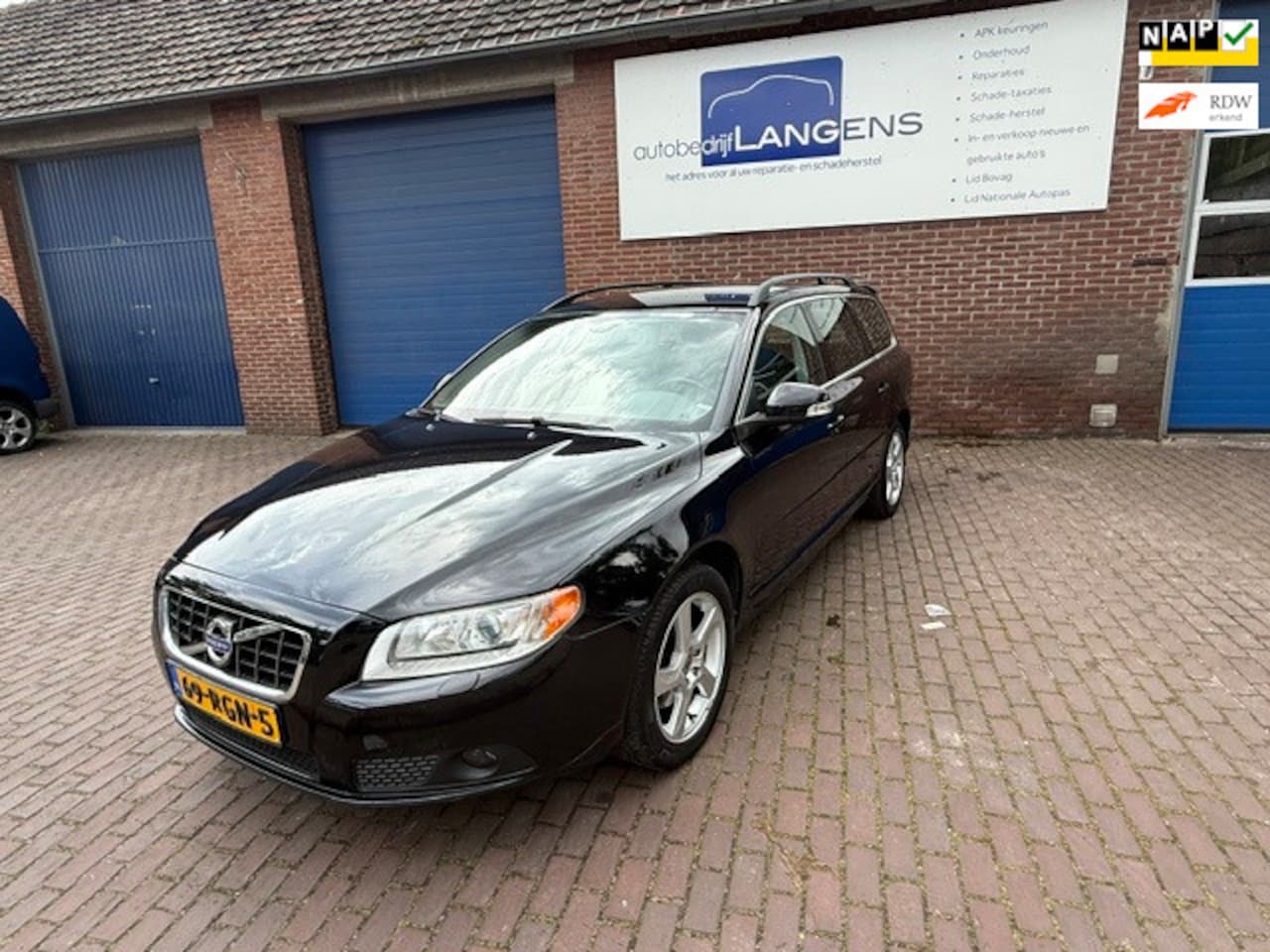 Volvo V70 - 1.6 T4 Limited Edition Leder, Navi, PDC, Stoelverwarming, Nieuwe Distributie !! - AutoWereld.nl