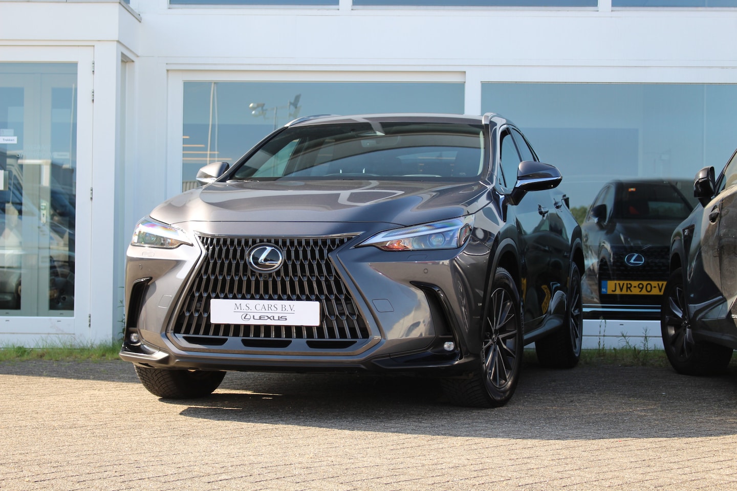 Lexus NX - 450h+ Plug-in Hybrid AWD Luxury Line I 360-camera I Head up - AutoWereld.nl