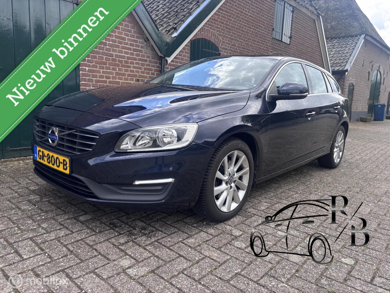 Volvo V60 - 2.0 D2 Momentum Business NAVI AIRCO CRUISE CONTROL - AutoWereld.nl