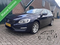 Volvo V60 - 2.0 D2 Momentum Business NAVI AIRCO CRUISE CONTROL