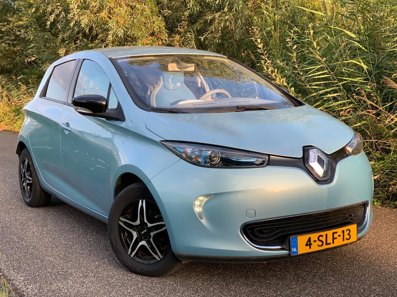 Renault Zoe - Q210 Zen Quickcharge 22 kWh INC.ACCU * S.V.P LEZEN ! - AutoWereld.nl
