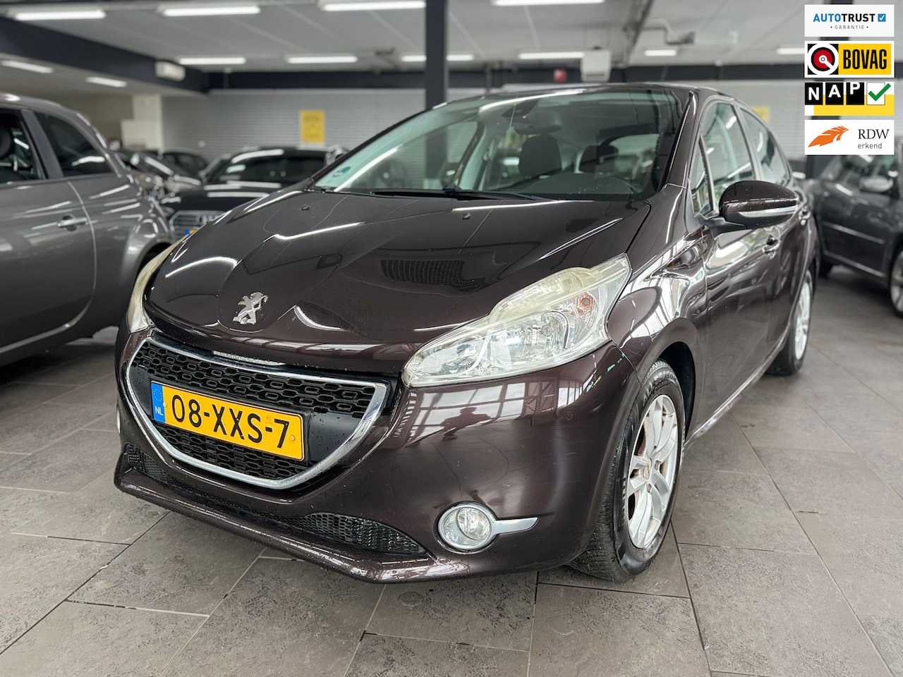 Peugeot 208 - 1.2 VTi Access climate control cruise control lm-velgen elektrische pakket parkeersensoren - AutoWereld.nl