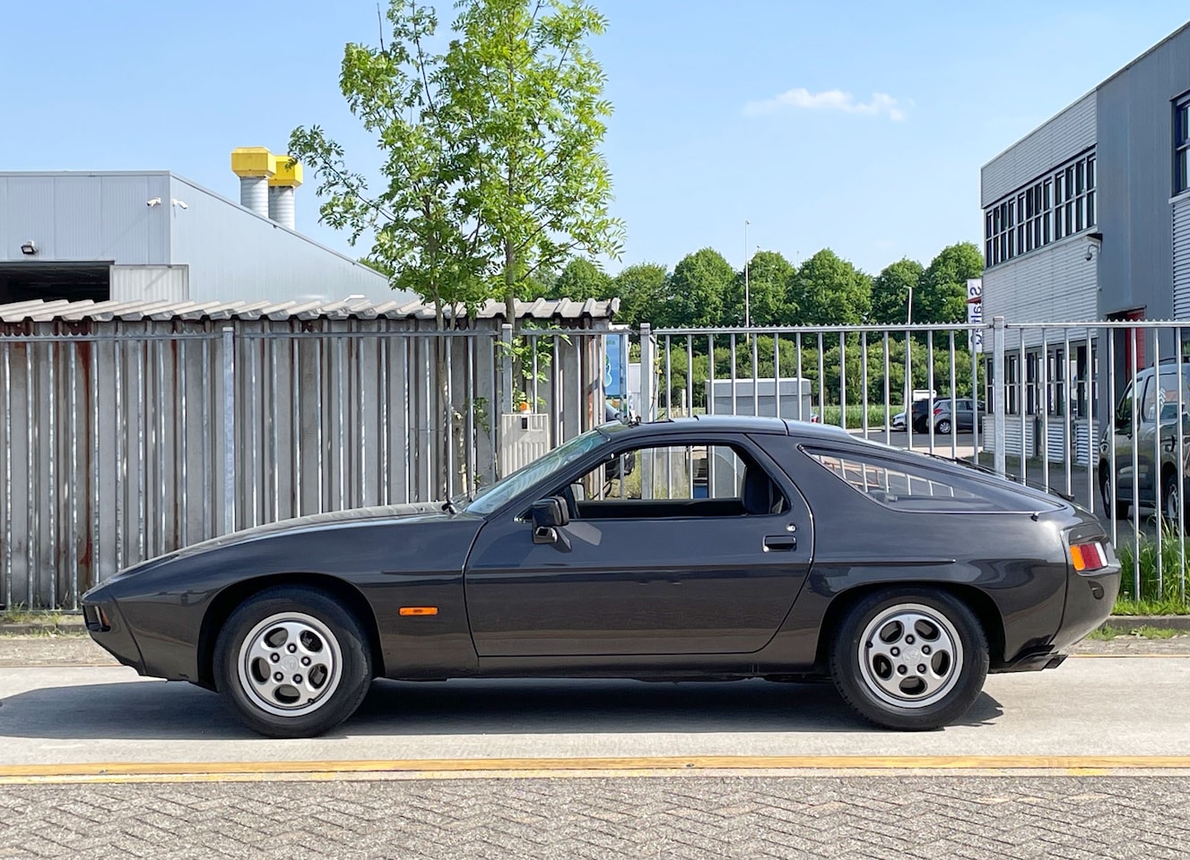 Porsche 928 - 4.5 Coupé Handgeschakeld Leer Historie - AutoWereld.nl
