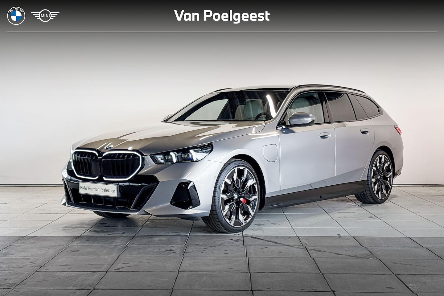 BMW 5-serie Touring - 550e xDrive Innovation Pack M Sportpakket Pro Aut. - AutoWereld.nl