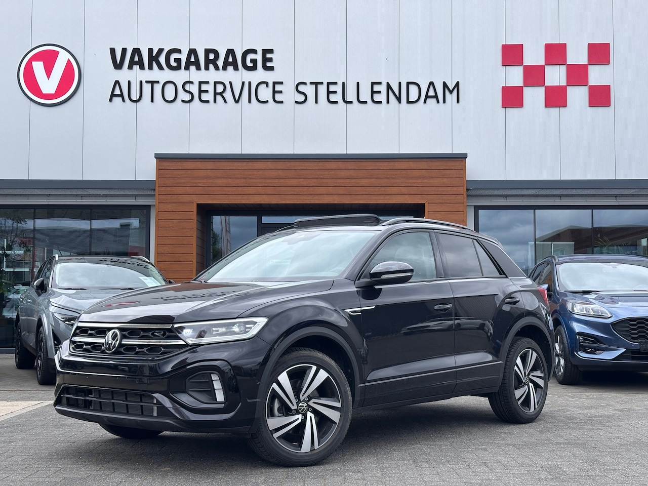 Volkswagen T-Roc - 1.5 TSI R-Line|Black Style|Zeer Luxe|Panodak|Stoel/Stuurverw|Adapt Cruise|App-Connect - AutoWereld.nl