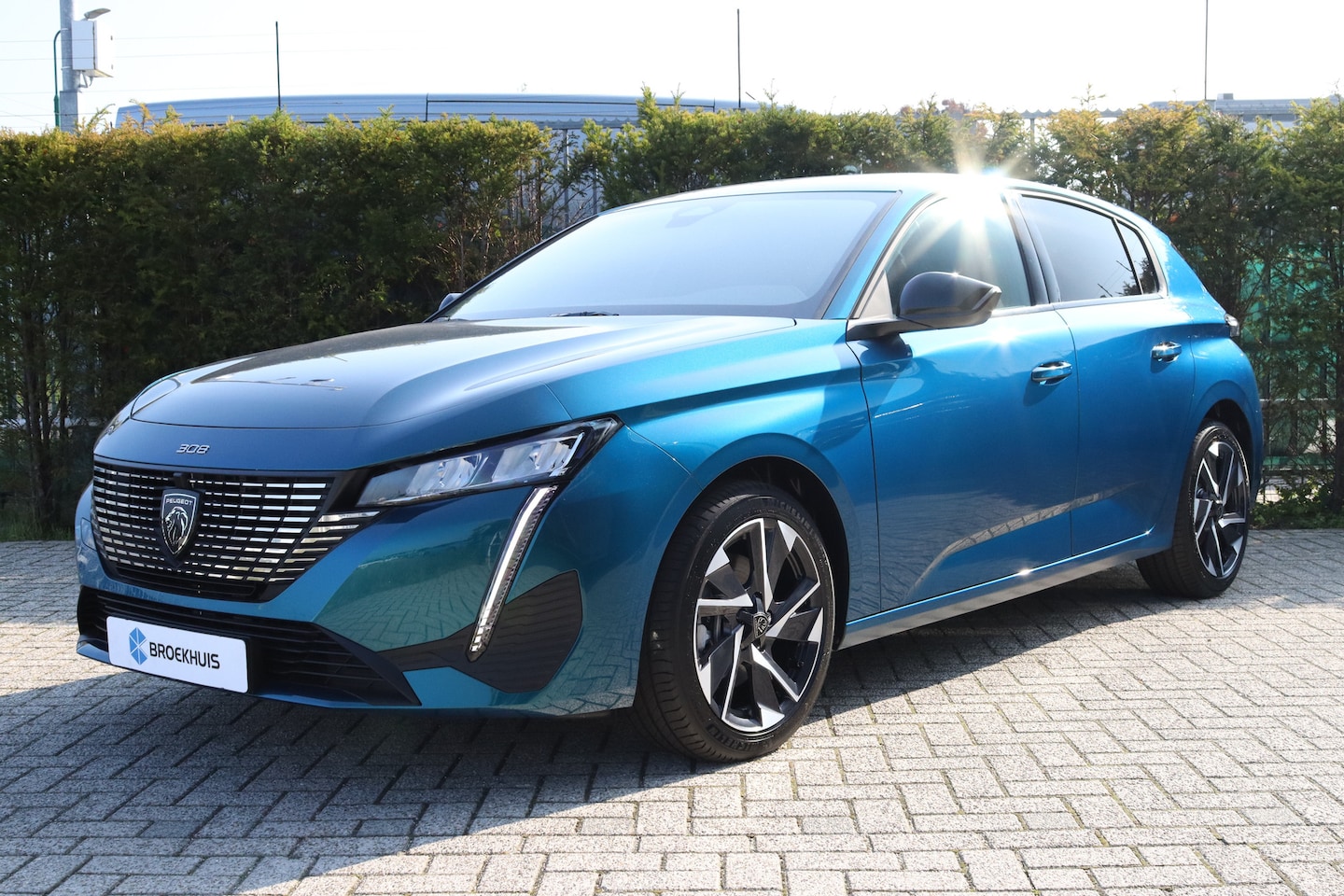 Peugeot 308 - Allure | Cruise Control | Camera | Keyless | Stoel+Stuurverwarming | AGR | Navi | Carplay - AutoWereld.nl