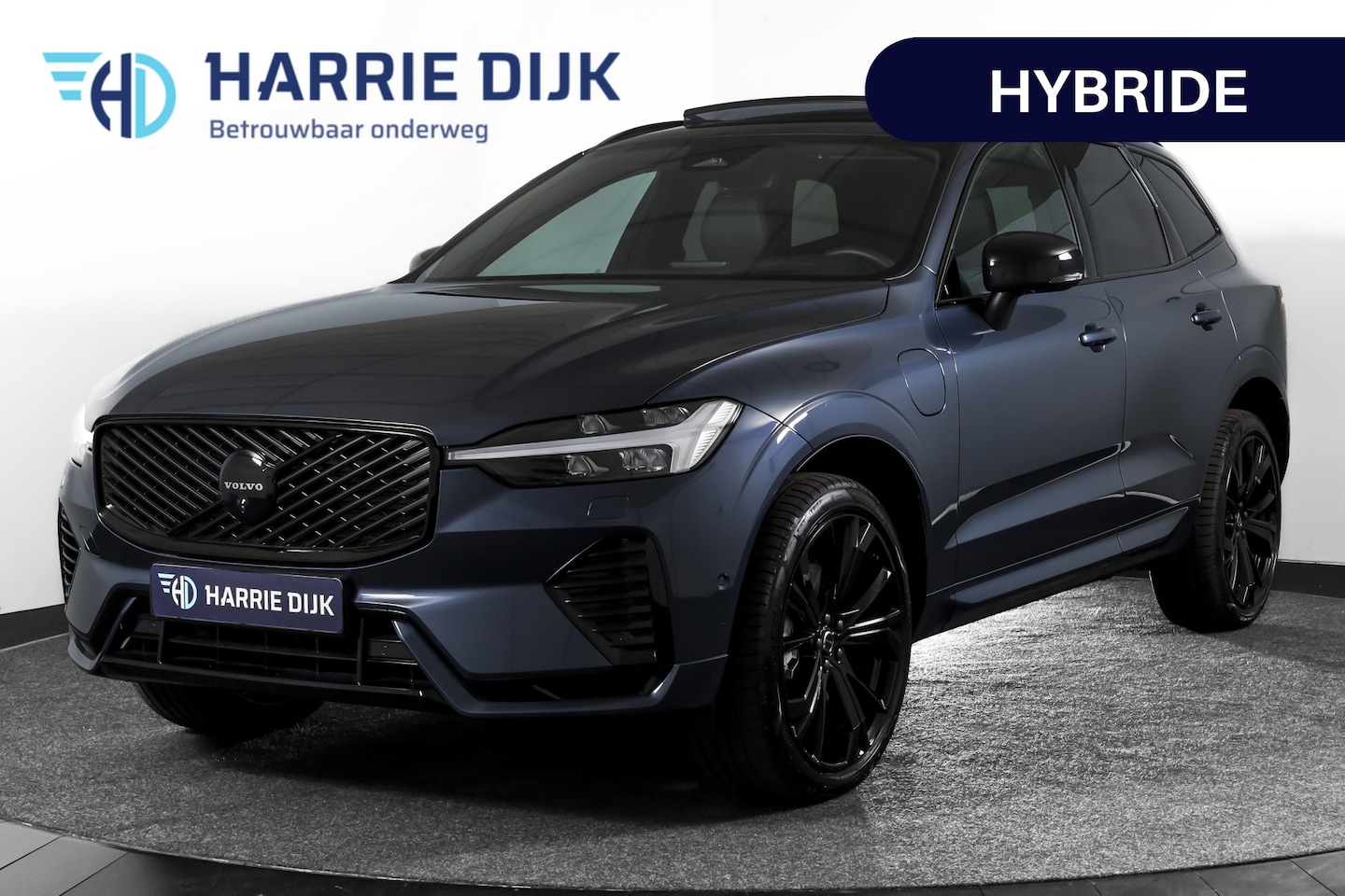 Volvo XC60 - 2.0 T6 Plug-in hybrid AWD Ultra Black Edition | S/K Panodak | Head-up | 360 Camera | Harma - AutoWereld.nl