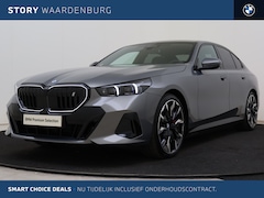 BMW i5 - eDrive40 M Sport / Trekhaak / Panoramadak / Comfortstoelen / Adaptieve LED / Harman-Kardon