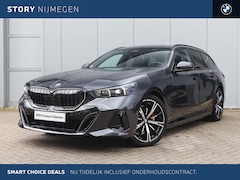 BMW 5-serie Touring - 530e M Sport Automaat / Trekhaak / Panoramadak / Comfort Access / Bowers & Wilkins / Adapt