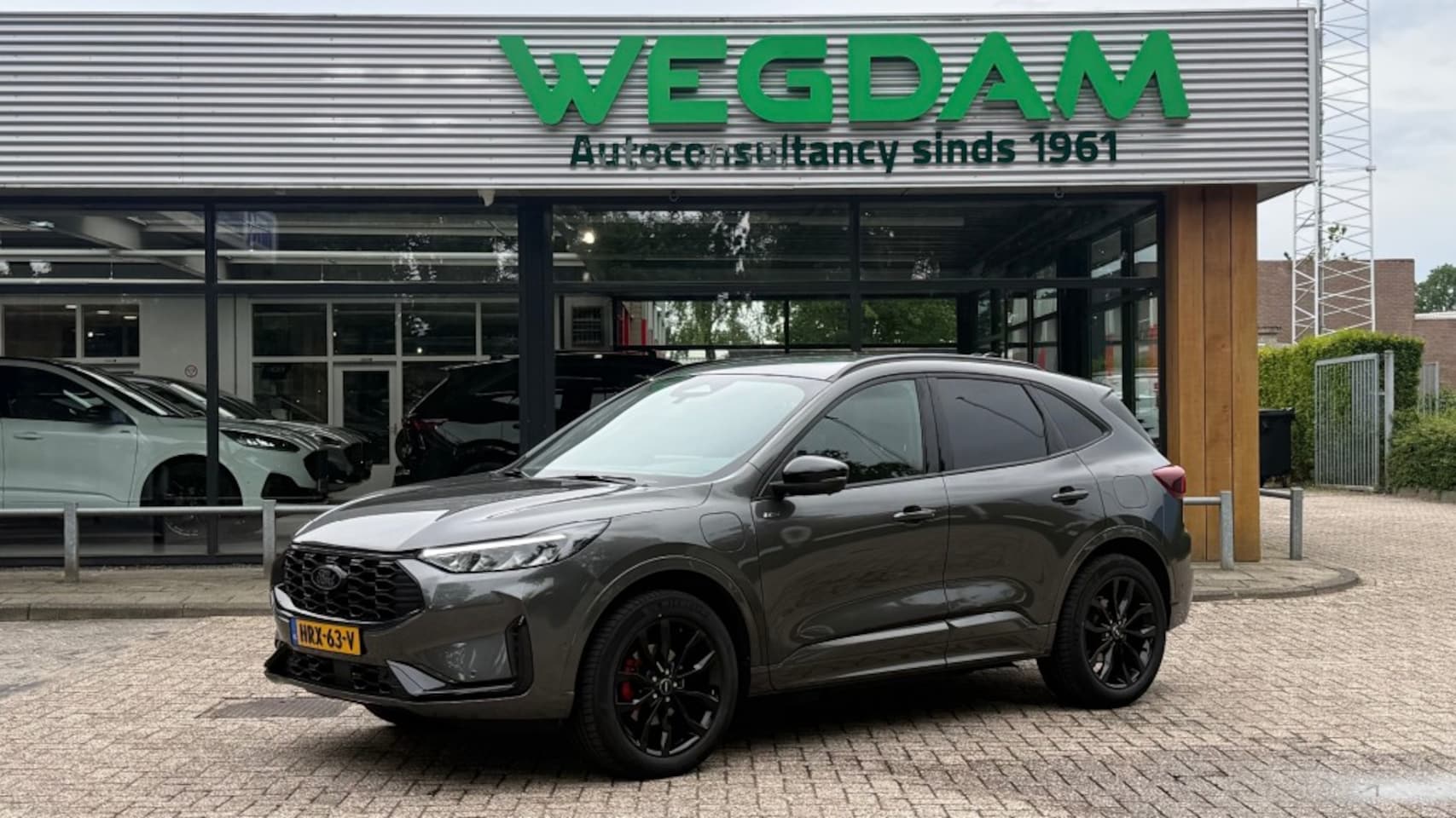 Ford Kuga - 2.5 PHEV ST-LINE X 243pk / Trekhaak+Smoke+Winter+19inch - AutoWereld.nl