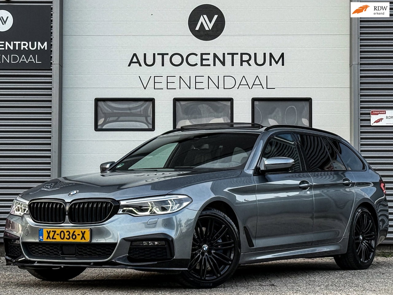 BMW 5-serie Touring - 530d xDrive 3X M-SPORT PANO/TREKHAAK/H&K/HUD/SFEER/LED/CAMERA - AutoWereld.nl