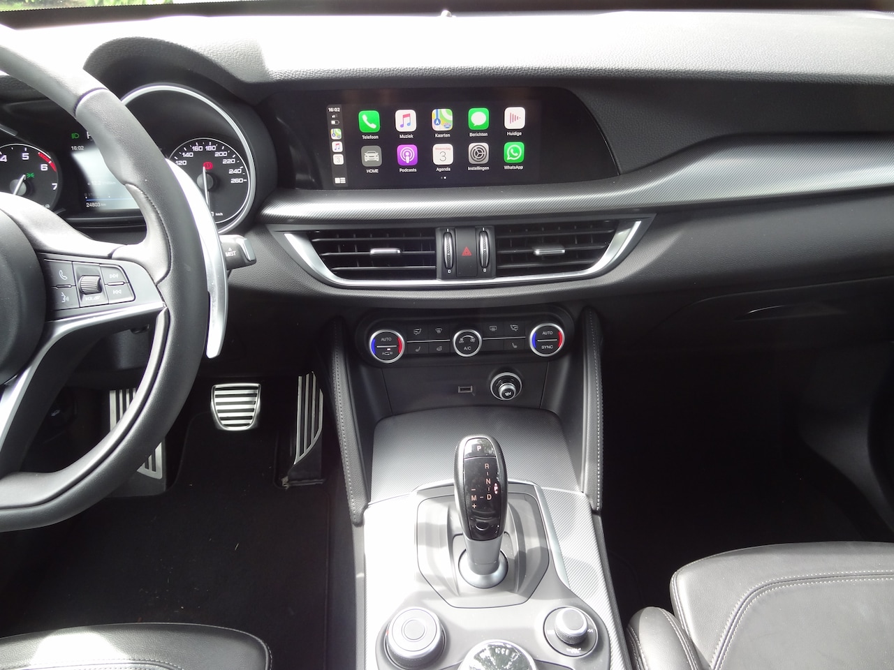 Alfa Romeo Stelvio - 2.0 T AWD Veloce Interieur 24802 km