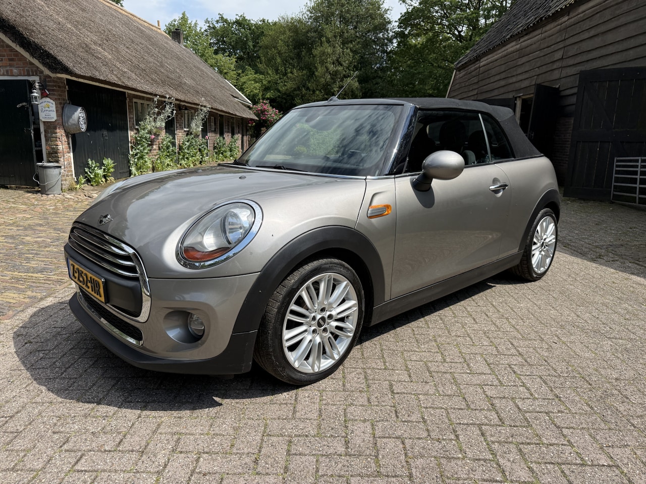 MINI Cabrio - Mini 1.2 One !!Facelift !Sportstoelen,17"lm . - AutoWereld.nl