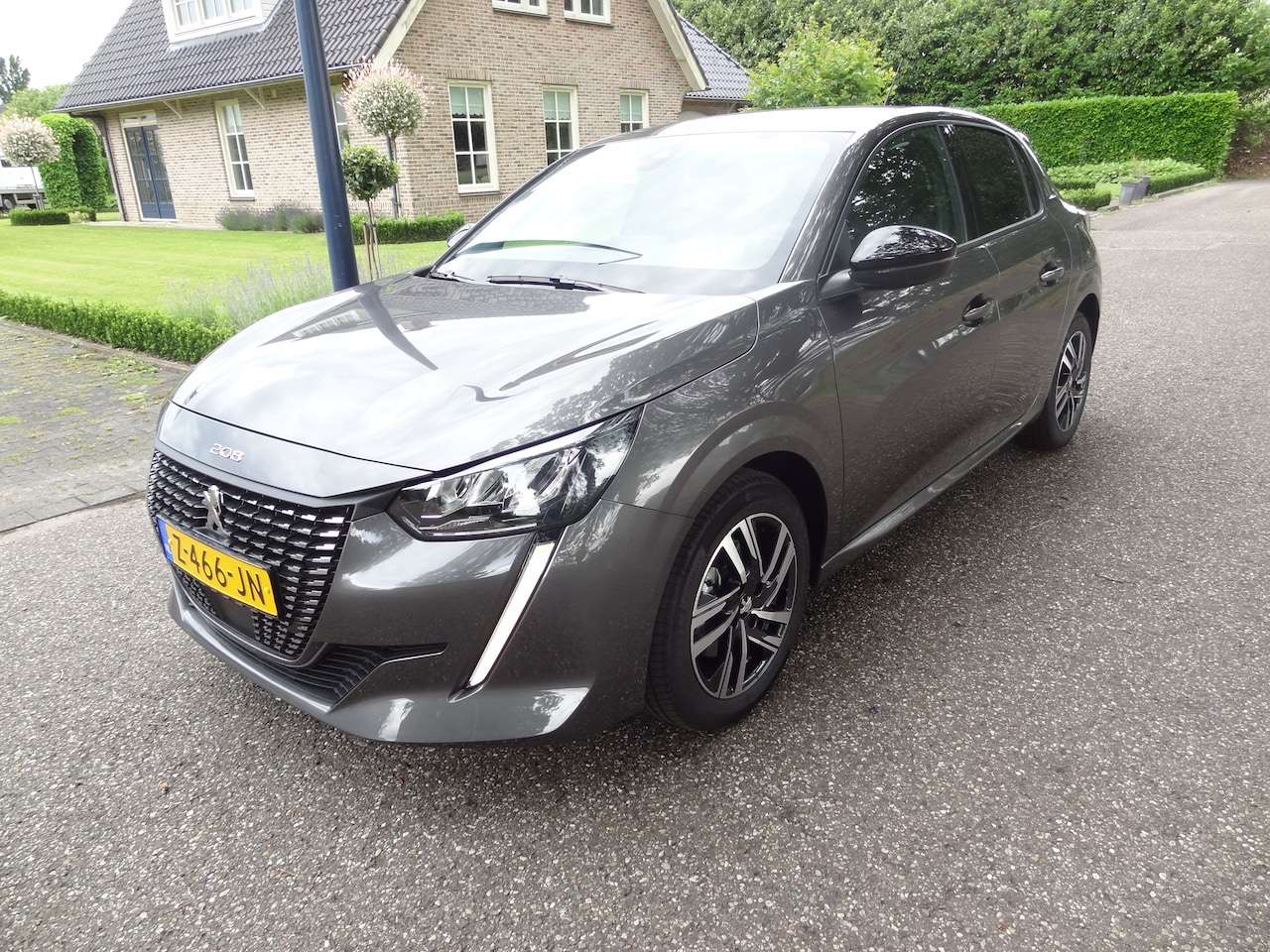 Peugeot 208 - 1.2 PureTech Allure Pack 5453km ! Stoelverw Carplay Camera Radar Pdc Digital dashbord Led Licht