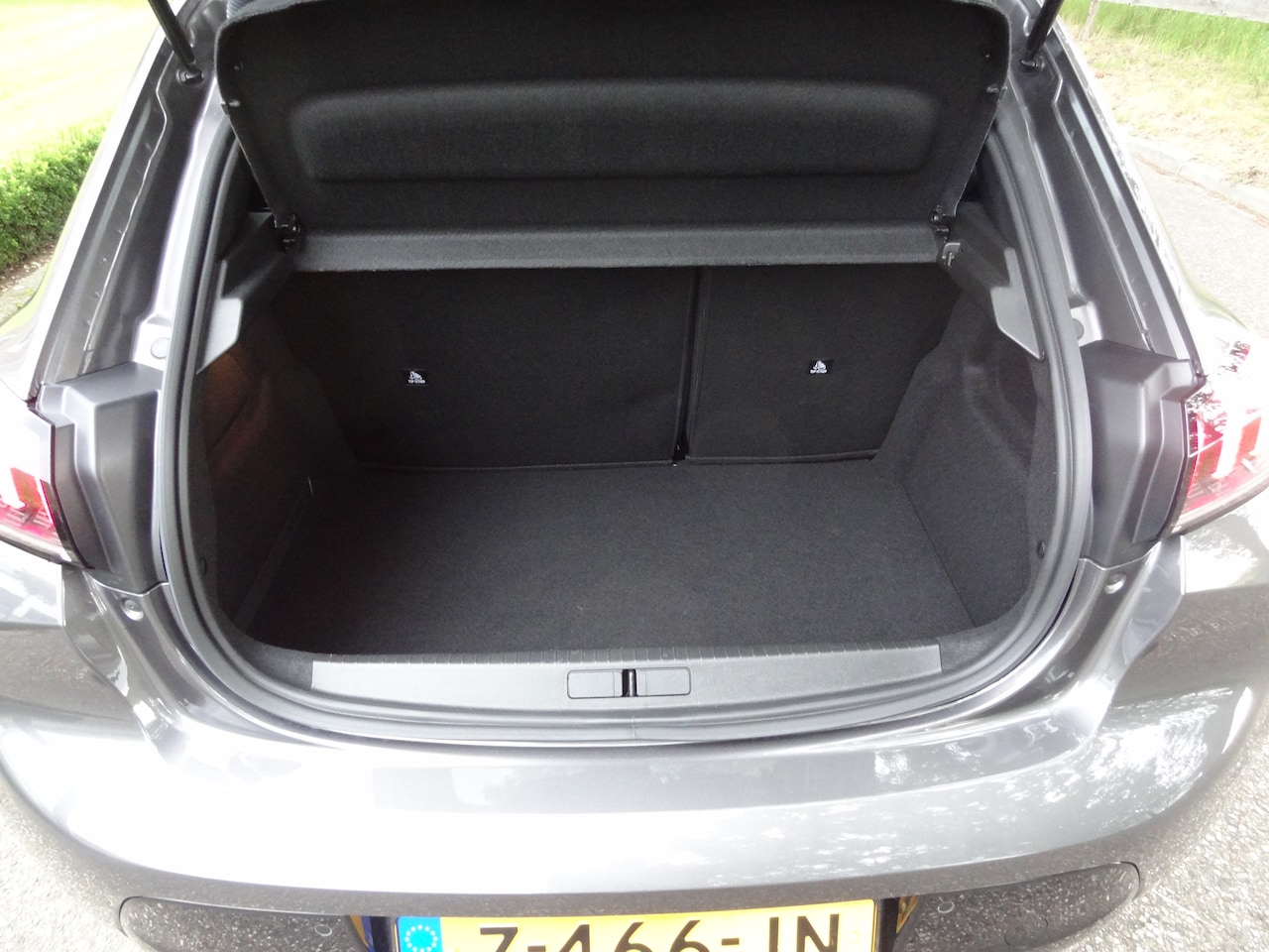 Peugeot 208 - 1.2 PureTech Allure Pack 5453km ! Stoelverw Carplay Camera Radar Pdc Digital dashbord Led Licht
