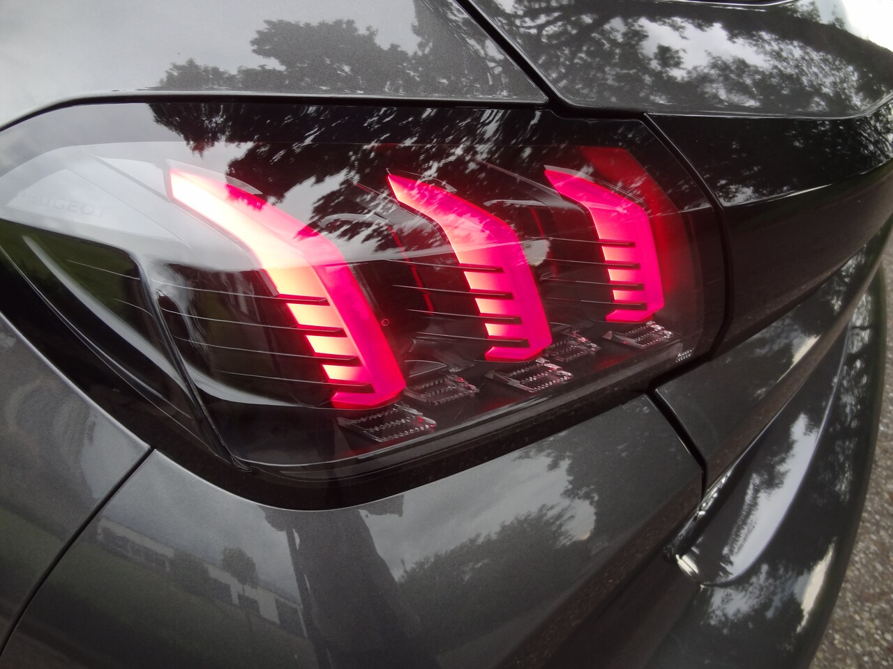 Peugeot 208 - 1.2 PureTech Allure Pack 5453km ! Stoelverw Carplay Camera Radar Pdc Digital dashbord Led Licht