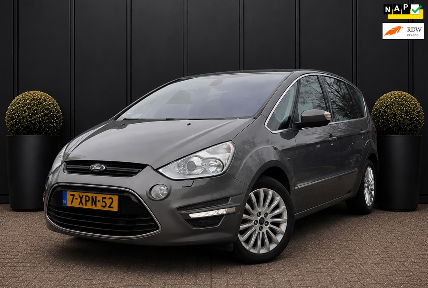 Ford S-Max - 1.6 EcoBoost Titanium 7p. NAVI PANORAMA DAK CAMERA - AutoWereld.nl