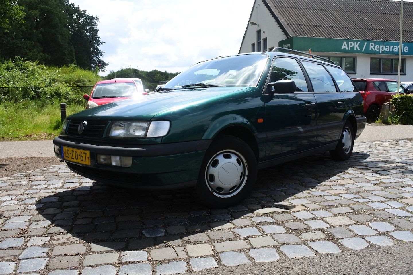Volkswagen Passat Variant - 1.8 CL nw apk 2-6-2027 trekhaak 242 dkm - AutoWereld.nl