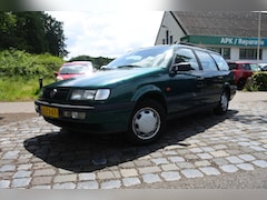 Volkswagen Passat Variant - 1.8 CL nw apk 2-6-2027 trekhaak 242 dkm