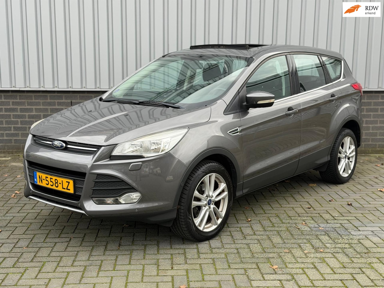Ford Kuga - 1.6 Titanium |Panoramadak|Keyless|PDC|Start/Stop|Trekhaak| - AutoWereld.nl