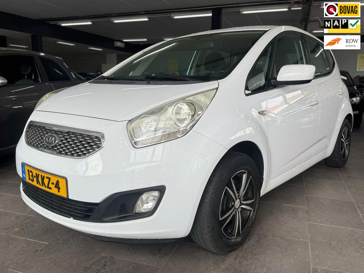 Kia Venga - 1.4 CVVT X-tra airco cruise controle lm-velgen elektrische pakket parkeersensoren trekhaak - AutoWereld.nl