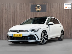 Volkswagen Golf - 1.5 eTSI DSG R-Line Pano IQ Camera