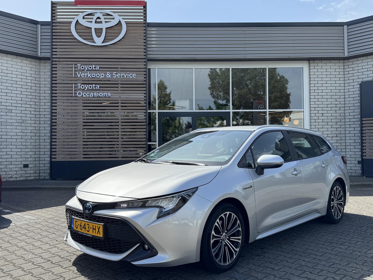 Toyota Corolla Touring Sports - 2.0 HYBRID DYNAMIC TREKHAAK NL-AUTO 1E EIGENAAR 17'' LM-VELGEN LED CAMERA APPLE/ANDROID - AutoWereld.nl